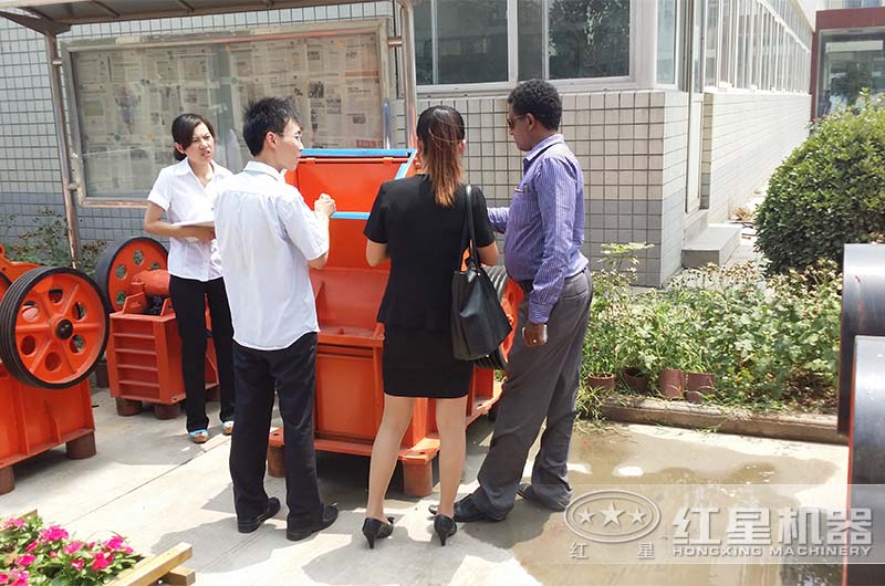 國(guó)外用戶來(lái)廠考察小錘破