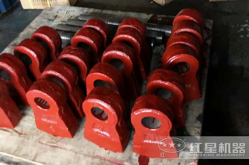錘式破碎機(jī)的錘頭部件展示