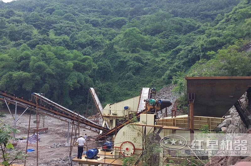 錘式破碎機出現(xiàn)抱死的原因有哪些？